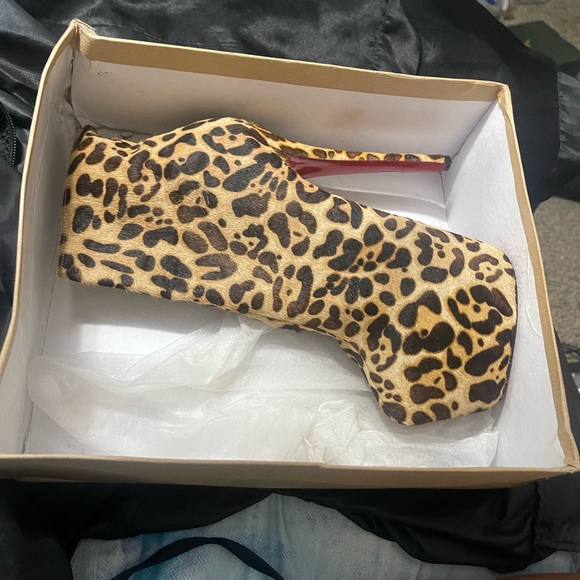 Booties - Picture 4 of 4